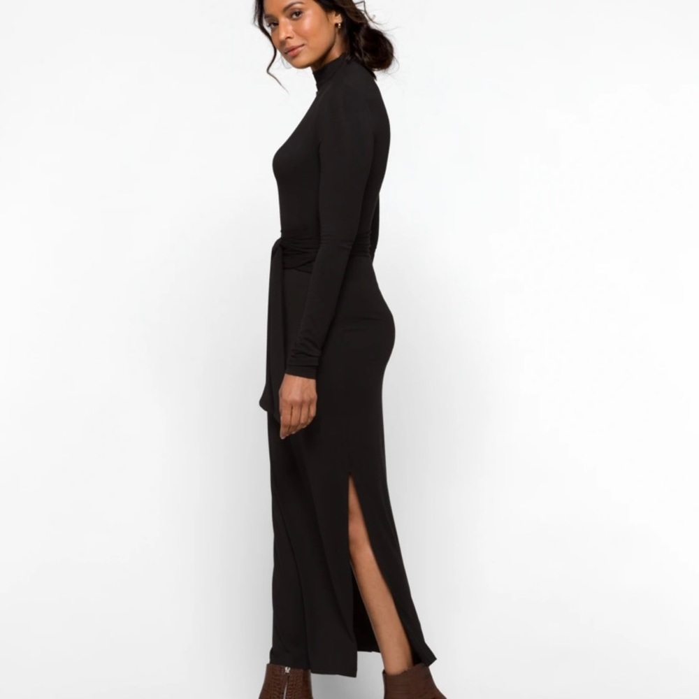MODERN CITIZEN
Valeria Tie-Front Dress